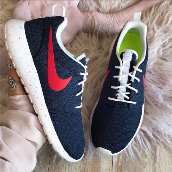 NWT Nike ID Custom Roshe One Oreo - Picture 3 of 7